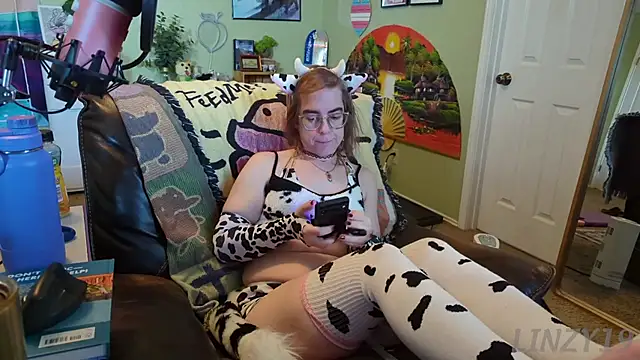 Linzy 19 online show from March 2025 02:33:02 PM