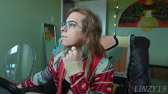 Linzy 19 online show from September 2025 04:56:01 PM