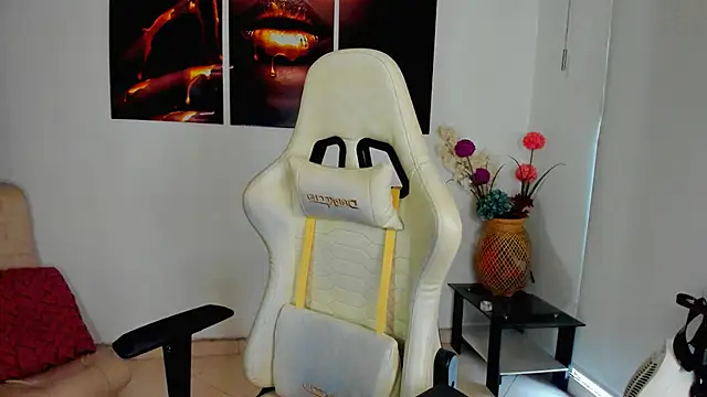 ScarlettMalbec online show from October 2025 09:20:01 PM