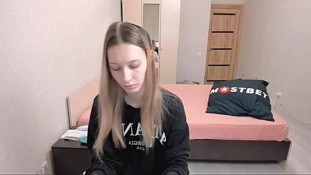 OliviaLukas online show from December 2024 05:42:01 PM