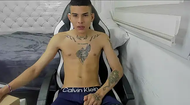 hot king20 online show from February 2025 07:21:01 PM