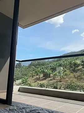 Helenbronwx online show from January 2025 07:01:02 PM