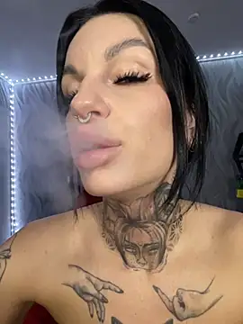 Snapshot of angel_devil_forever chatting on June 2026 02:24:02 AM angel devil forever online show from June 2026 02:24:02 AM