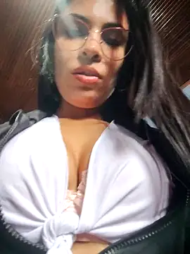 Snapshot of Astrid-- chatting on March 2026 03:07:02 PM Astrid-- online show from March 2026 03:07:02 PM