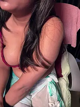 sexy-simmy online show from April 2026 06:41:01 PM