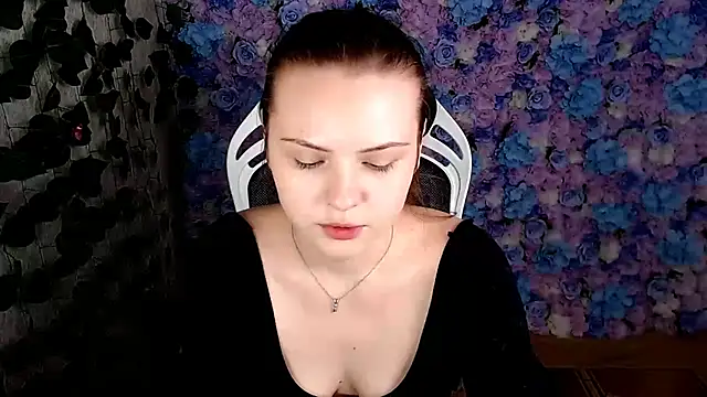 IxxiLiana online show from October 2025 05:08:02 AM