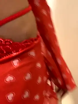 Snapshot of Aania chatting on November 2025 02:41:01 PM Aania online show from November 2025 02:41:01 PM