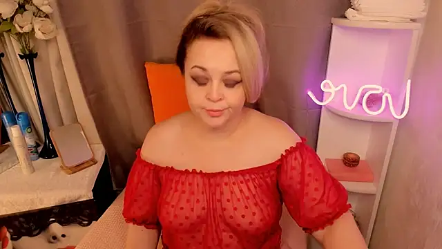 Snapshot of ShannaKingson chatting on February 2025 07:30:02 PM ShannaKingson online show from February 2025 07:30:02 PM