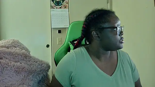 Snapshot of Yagurl__west chatting on January 2025 08:31:01 AM Yagurl west online show from January 2025 08:31:01 AM