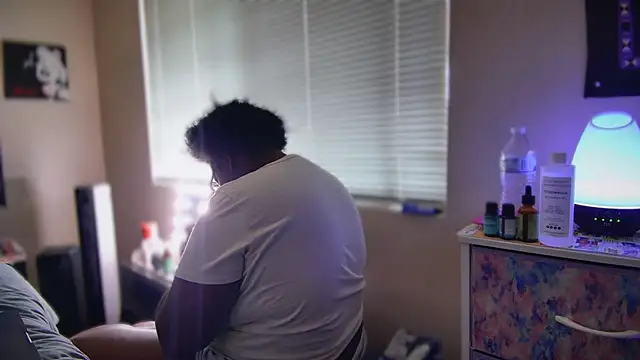 Snapshot of Yagurl__west chatting on February 2025 08:57:01 PM Yagurl west online show from February 2025 08:57:01 PM