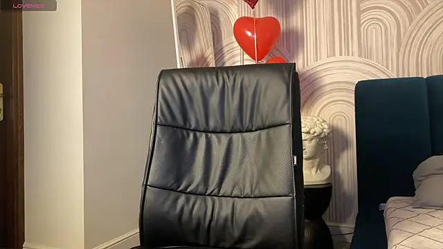 viviann evans online show from March 2026 01:01:02 AM