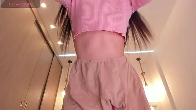 ambar-adaams online show from January 2025 10:22:01 PM