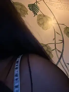 ambar-adaams online show from May 2026 01:23:02 AM