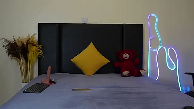 RosesRRed online show from December 2024 04:07:02 AM