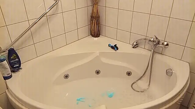 Snapshot of Rainfish chatting on March 2025 05:28:01 PM Rainfish online show from March 2025 05:28:01 PM