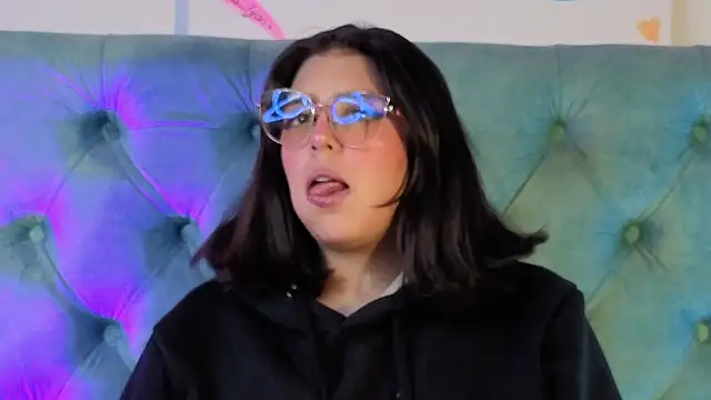 Paola Lyon  online show from February 2026 11:37:01 AM