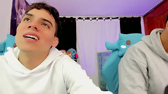 Snapshot of jake_and_joaquin chatting on December 2024 11:36:01 PM jake and joaquin online show from December 2024 11:36:01 PM