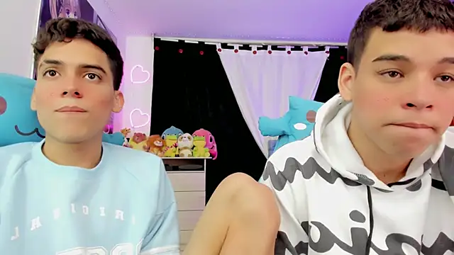 Snapshot of jake_and_joaquin chatting on December 2024 04:10:02 AM jake and joaquin online show from December 2024 04:10:02 AM