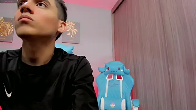 Snapshot of jake_and_joaquin chatting on February 2025 08:33:02 PM jake and joaquin online show from February 2025 08:33:02 PM