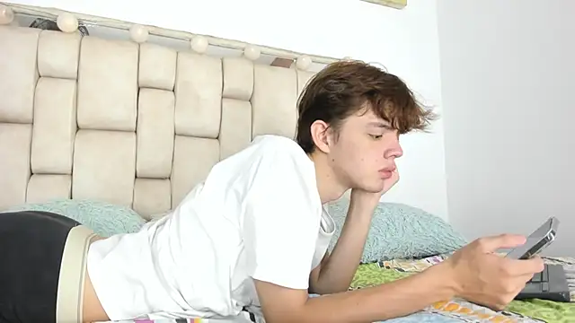 daniel hot03 online show from October 2025 01:34:02 PM