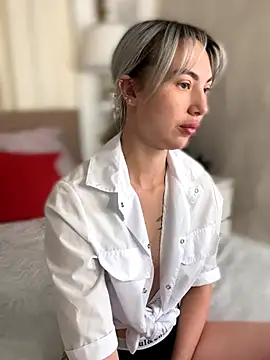 MiaMinx online show from December 2025 11:42:01 PM