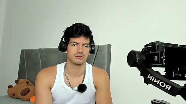 magnusifrit online show from October 2025 04:31:02 PM