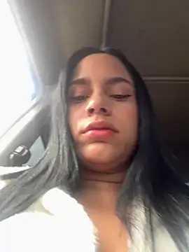 pamela anderson  online show from December 2024 06:10:01 PM