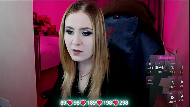 Olivia Munk online show from December 2025 05:13:01 AM