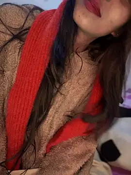Snapshot of PARI_Hun chatting on December 2024 01:27:02 PM PARI Hun online show from December 2024 01:27:02 PM