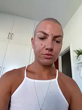 PaulinaSchubert1 online show from May 2026 01:07:01 PM