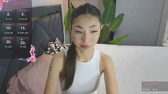 TrishaRey online show from November 2025 04:33:02 AM