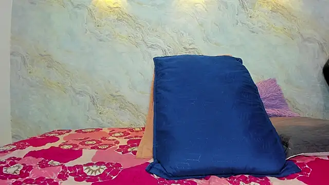 jones maddy  online show from February 2025 12:01:02 PM