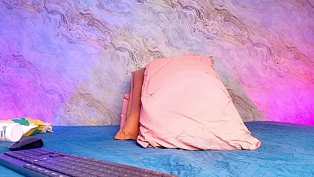 jones maddy  online show from October 2025 11:55:02 AM