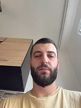 ElChapoGuzman95 online show from February 2026 06:23:01 AM