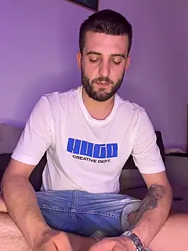 ElChapoGuzman95 online show from April 2026 07:19:02 PM