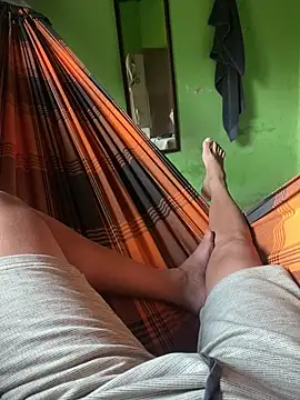 Snapshot of Duduhott chatting on December 2024 08:25:02 PM Duduhott online show from December 2024 08:25:02 PM