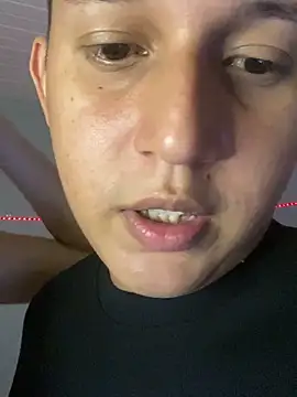 Snapshot of Duduhott chatting on February 2025 02:21:01 PM Duduhott online show from February 2025 02:21:01 PM