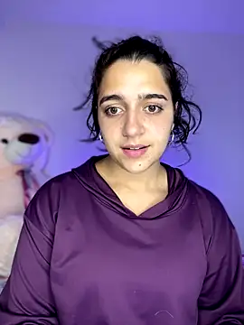 Alicia Ruiz online show from November 2025 01:05:01 AM