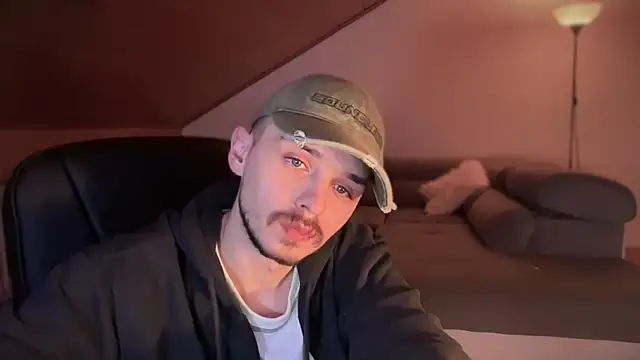 naked psy online show from February 2025 03:33:01 AM