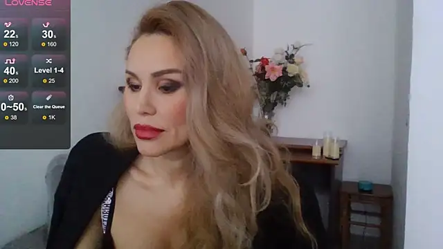 Snapshot of Radmila_Queen_ chatting on January 2025 11:17:01 AM Radmila Queen online show from January 2025 11:17:01 AM