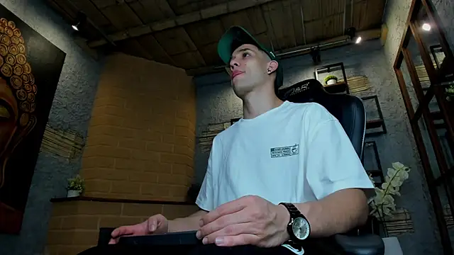 alexgiraldo  online show from January 2025 11:23:02 AM