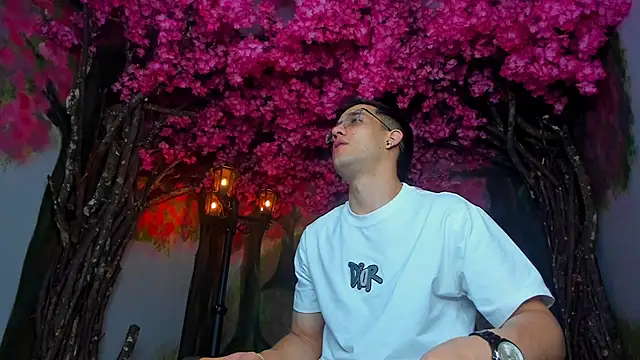 alexgiraldo  online show from February 2025 02:55:02 PM