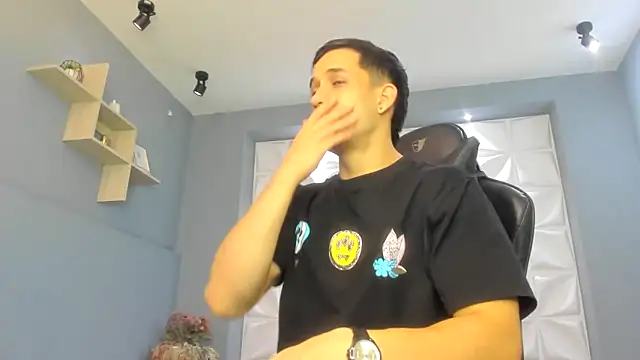 alexgiraldo  online show from March 2025 11:23:01 AM