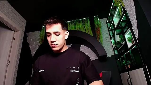 alexgiraldo  online show from March 2025 11:21:01 AM