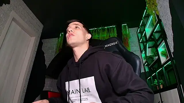 alexgiraldo  online show from March 2025 02:56:01 PM