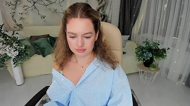 MiracleCurly online show from September 2025 10:03:02 AM