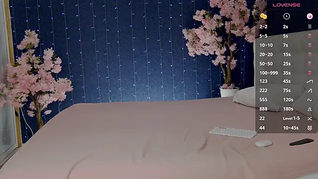 -Mirror-Girl- online show from October 2025 04:25:02 PM