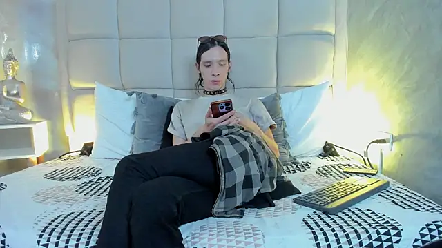 Hecatee 77 online show from January 2026 08:01:02 PM