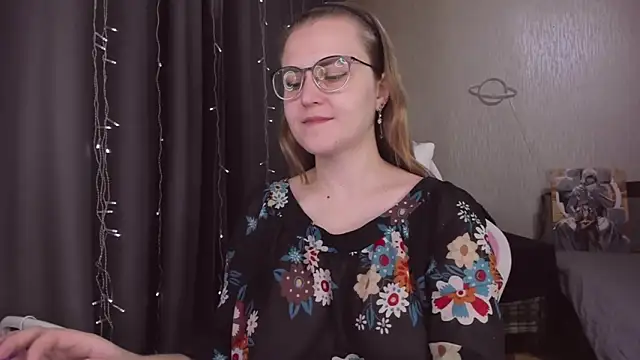 MissBrightShine online show from November 2025 10:47:02 AM