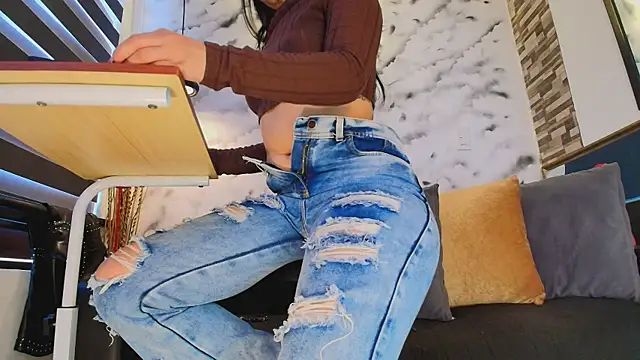 Sophie LittleS online show from March 2026 12:11:02 PM